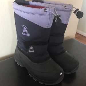 Snow boots